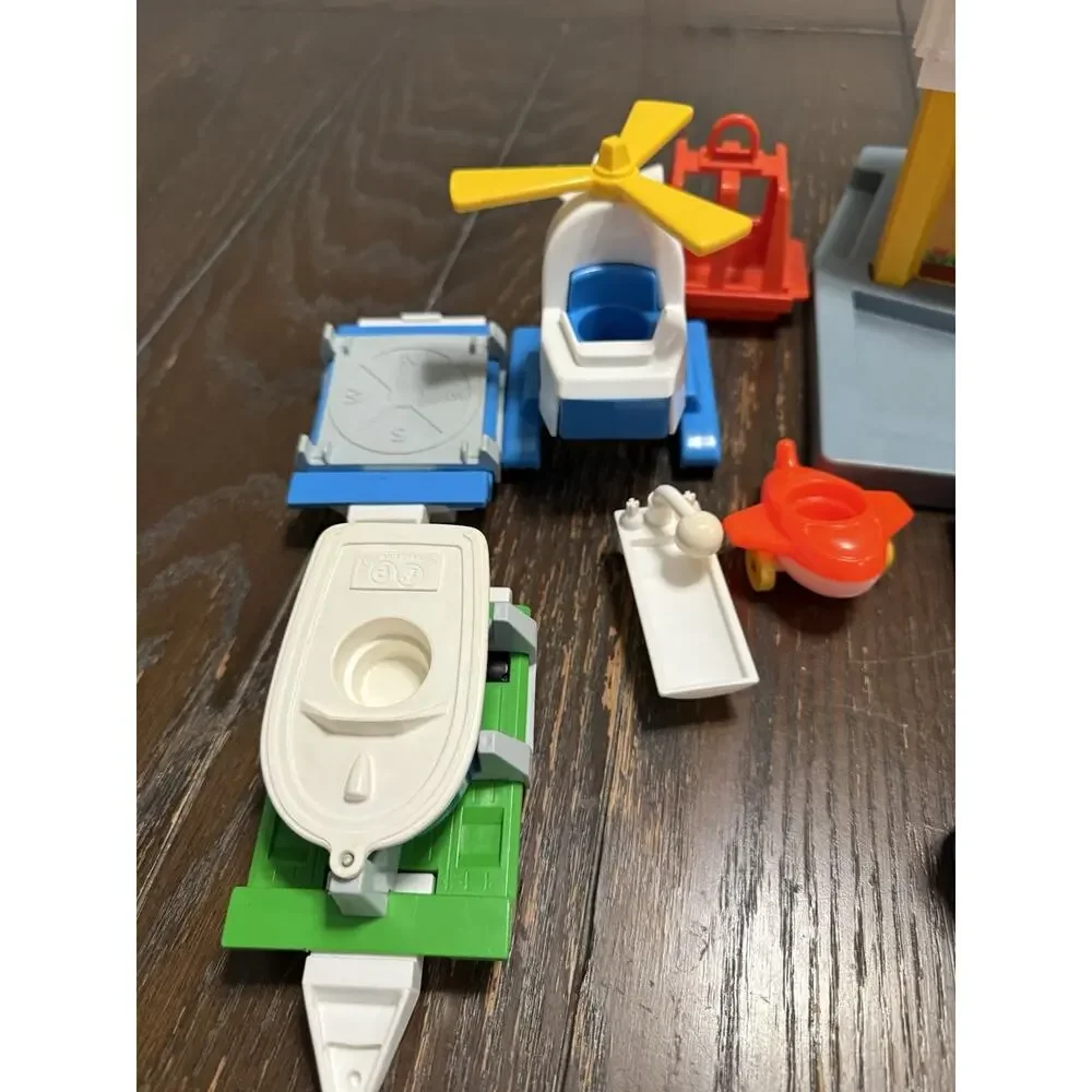 Vintage 1986-1990 Fisher Price LITTLE PEOPLE AIRPORT Bundle Play Set Used